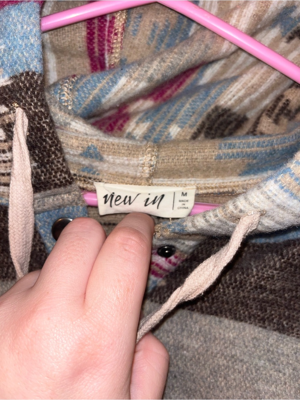 Aztec-Pattern Hooded Pullover Sweater in Gray, Blue & Pink - Picture 4 of 6